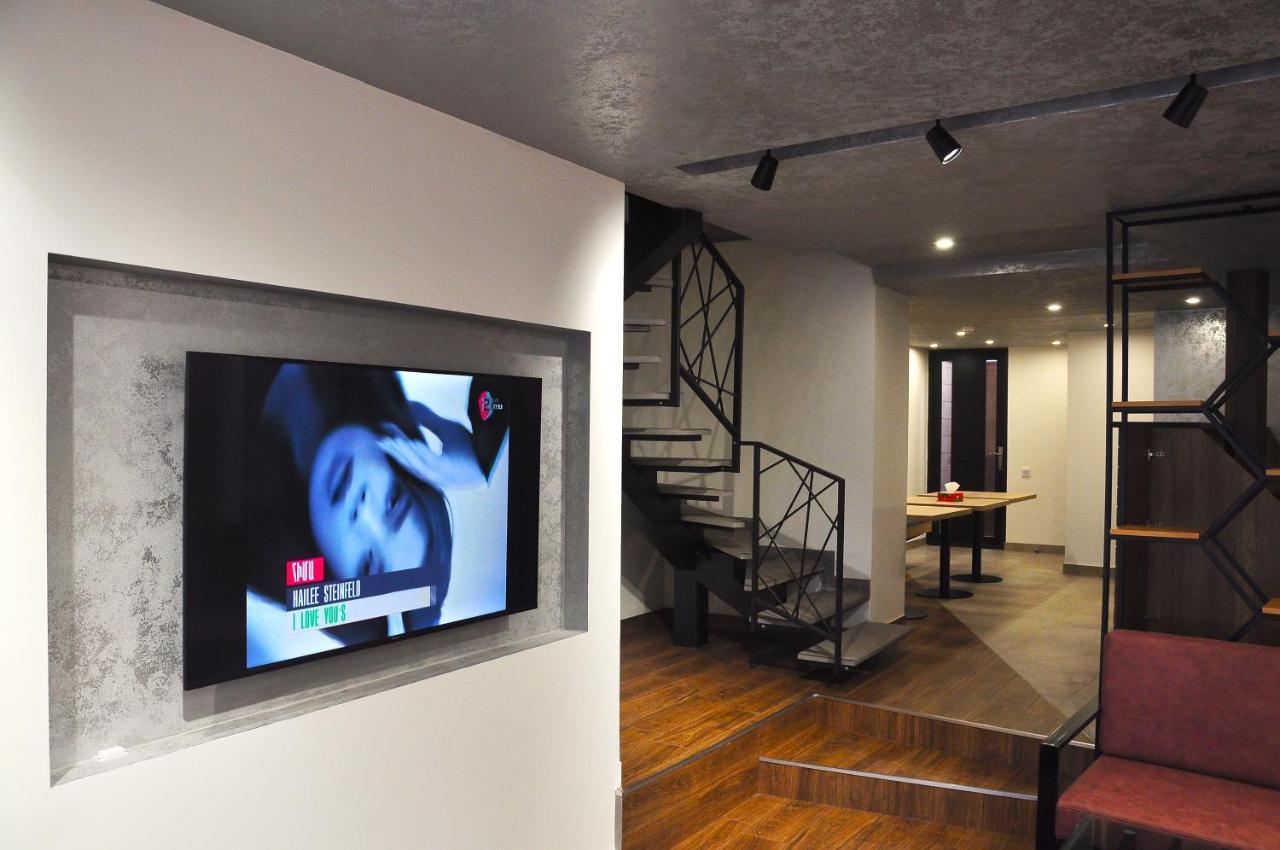 Vertoni Hotel Yerevan Luaran gambar